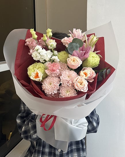 Розовое очарование с маттиолой и лилиями с доставкой по Астане