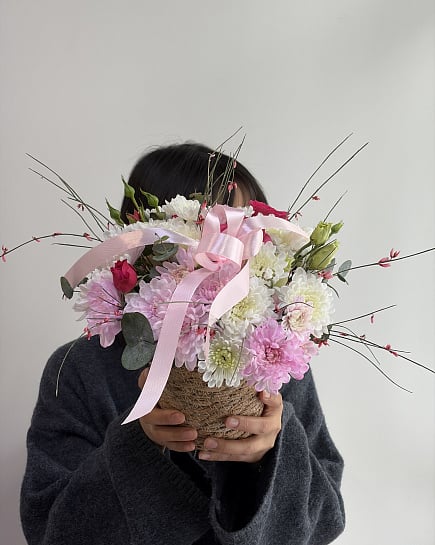 Нежный букет из хризантем и эустомы с доставкой по Астане