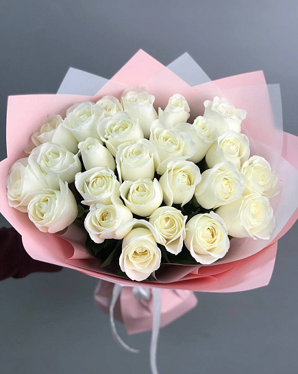 Bouquet of 25 roses (to the florist's taste) with delivery to Almaty