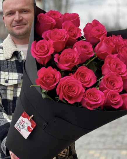 Bouquet of 25 tall pink roses flowers delivered to Almaty