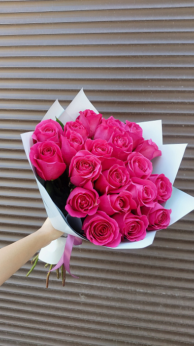 Pink roses with decoration