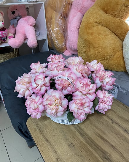 French roses in the basket with delivery to Taraz