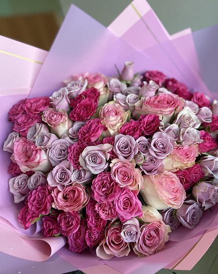 Mix of roses with delivery to Kostanay.