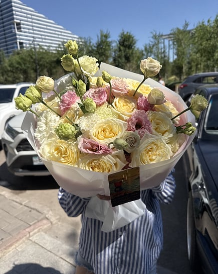 Большой круглый букет из желтых роз с доставкой по Астане
