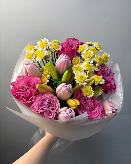 Весенний микс с пионовидными розами и тюльпанами с доставкой по Астане