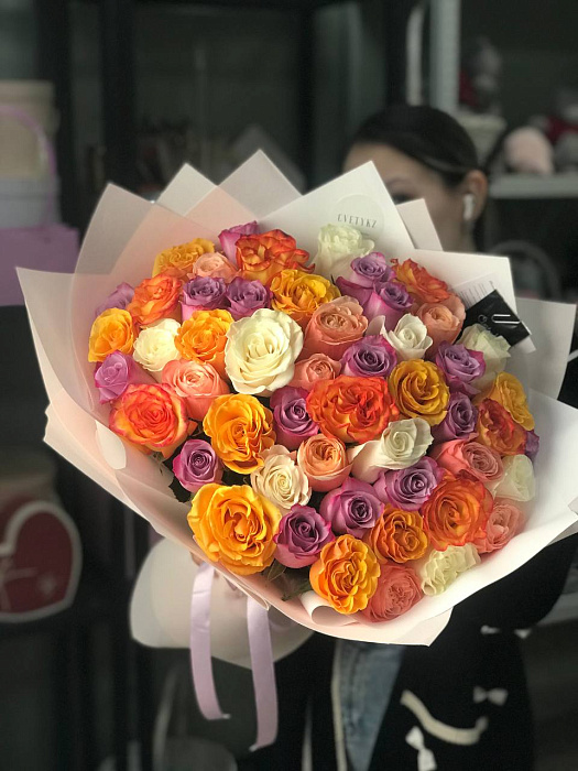 Mono-bouquet of 51 roses Assorted