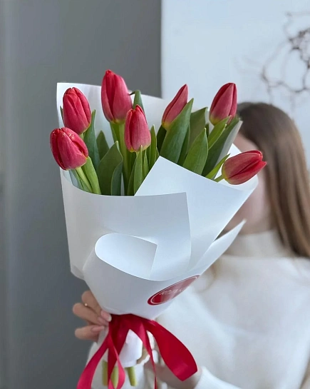 Букет 7 красных тюльпан  с доставкой по Астане