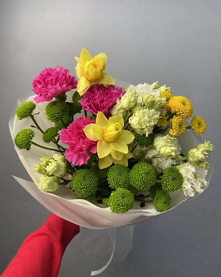 Яркий весенний микс с нарциссами с доставкой по Астане