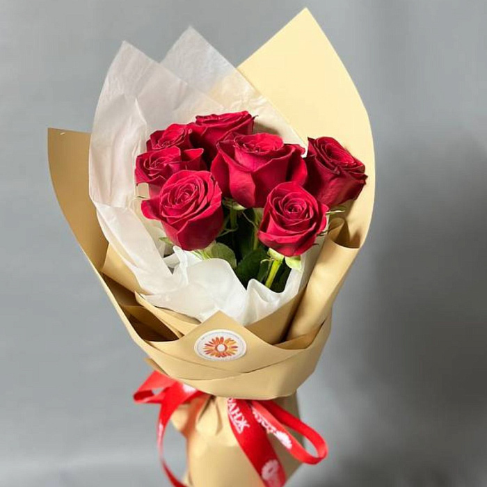 Букет из 7 голландских красных роз