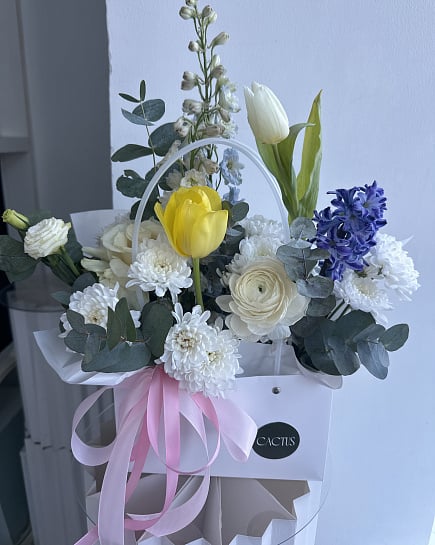 Весенний букет с тюльпанами и гиацинтами с доставкой по Астане