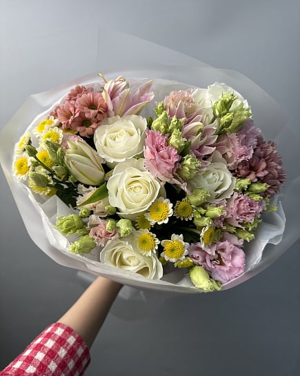Пастельный микс с розами и эустомой с доставкой по Астане