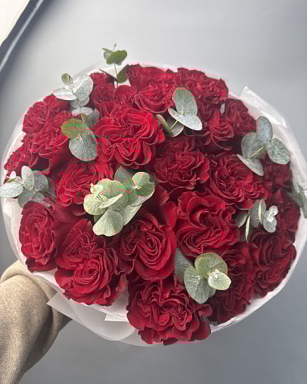 Страстный букет из пионовидных роз с доставкой по Астане