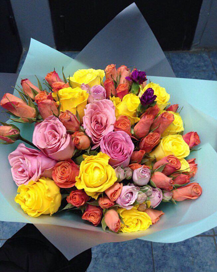Микс-букет из роз "Позитивное утро" с доставкой по Алматы