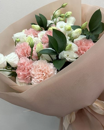 Bouquet Romance of lisianthus and carnations with delivery to Almaty