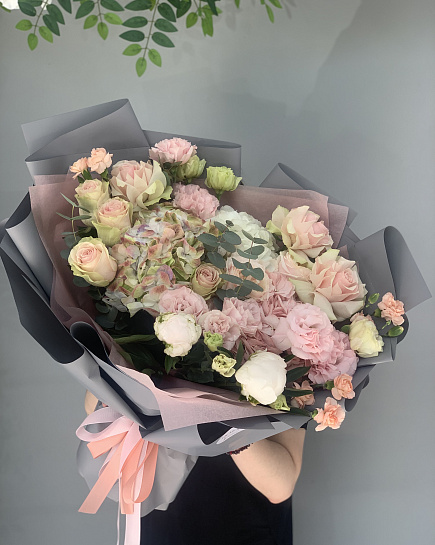 Сборный букет из ассорти цветов  с доставкой по Алматы