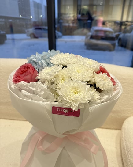 Букет из гортензии, роз и хризантем с доставкой по Астане