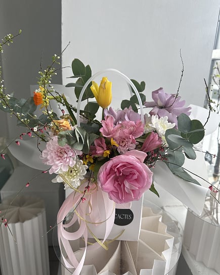 Весенний букет с розой и тюльпаном с доставкой по Астане