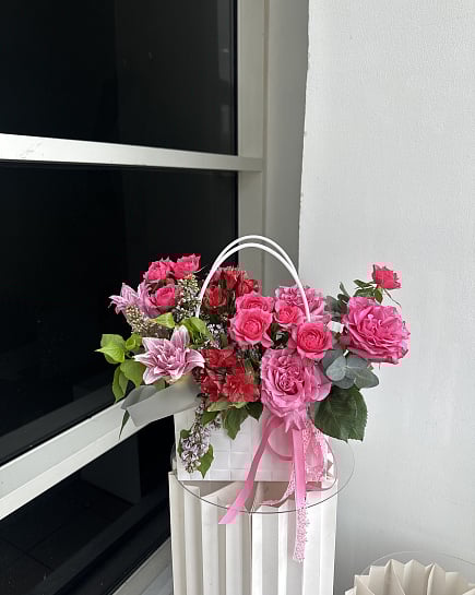 Розовое очарование в сумочке с доставкой по Астане