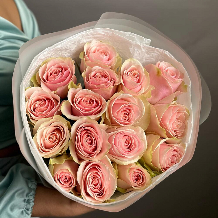 Bouquet of 15 pink roses