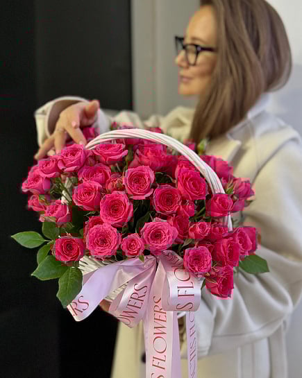 Идеальная корзина с кустовыми розами ( размер  с доставкой по Астане