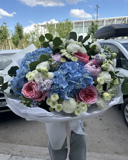 Сине-розовая гармония с гортензиями с доставкой по Астане