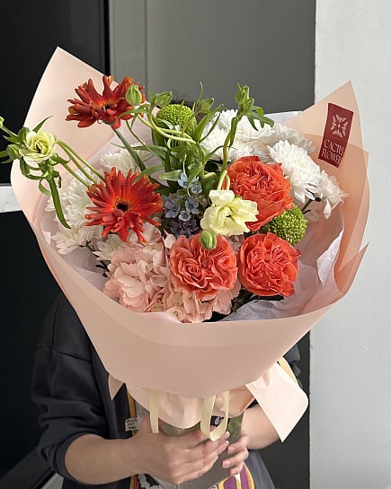 Коралловое настроение с пионовидными розами с доставкой по Астане