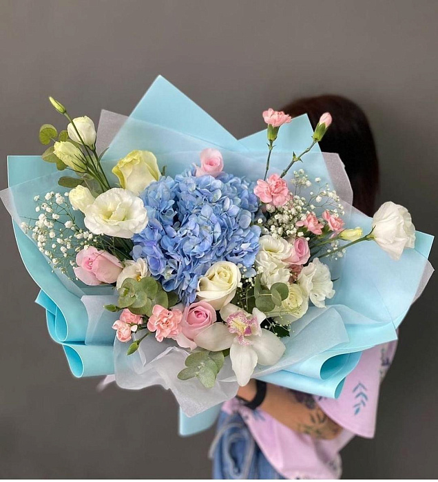 Bouquet With notes of blue
