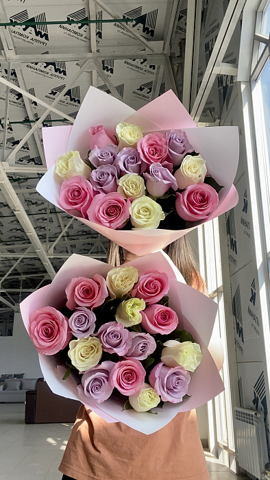 Assorted 15 roses