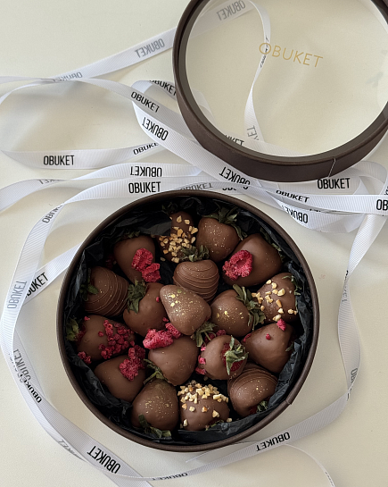 Strawberries in milk chocolate with delivery to Almaty