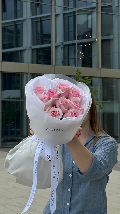 Bouquet of 9 pink roses