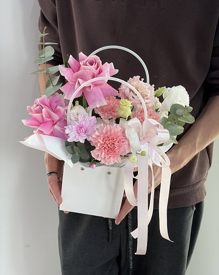 Розовое очарование в сумочке с доставкой по Астане