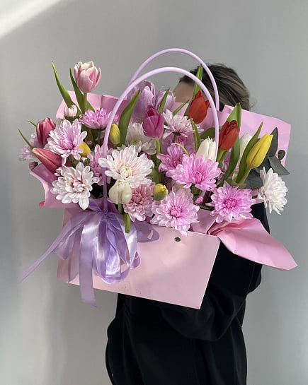 Весенний микс в дизайнерской сумочке с доставкой по Астане