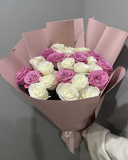 Bouquet of 25 roses with delivery to Pavlodar