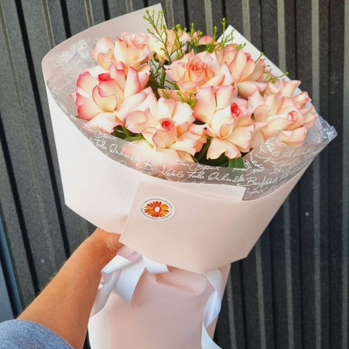 Bouquet of 17 French Roses