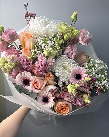 Нежный букет с розами, герберами и хризантемами с доставкой по Астане
