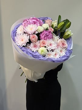 Розовое облако с пионами и гортензией