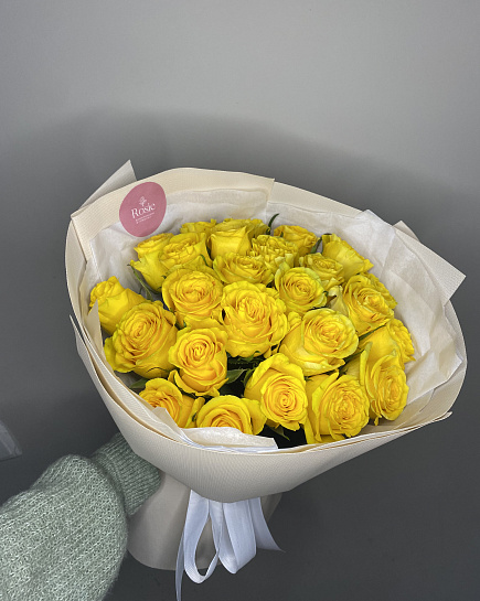 Bouquet of Mono-bouquet of 25 roses flowers delivered to Atyrau