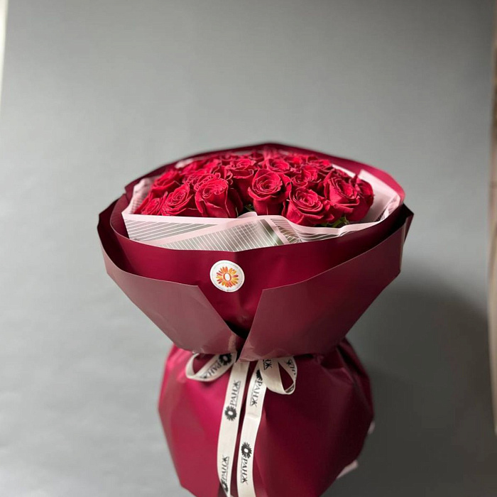 Букет из 35 голландских красных роз 