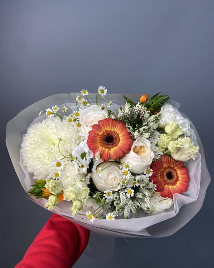 Яркий букет с герберами и хризантемами с доставкой по Астане