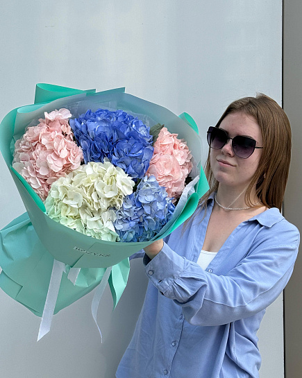 Bouquet of Bouquet of 5 hydrangeas flowers delivered to Astana