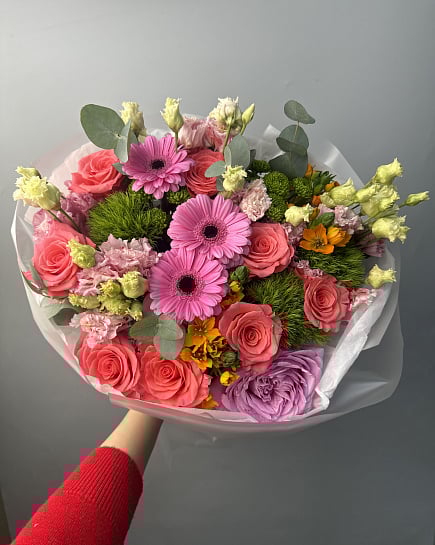 Яркий букет с розами и герберами с доставкой по Астане