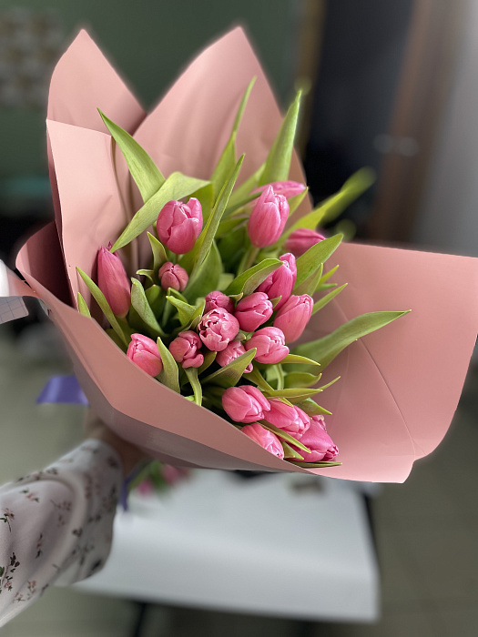 Mix of pink tulips