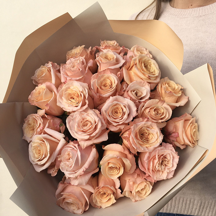 Bouquet of peach roses Shimmer