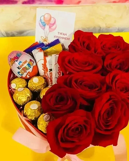 Розы в коробке со сладостями  с доставкой по Таразе