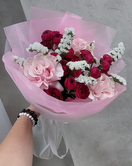 Романтичный микс из кустовых роз и статицы with delivery to Almaty