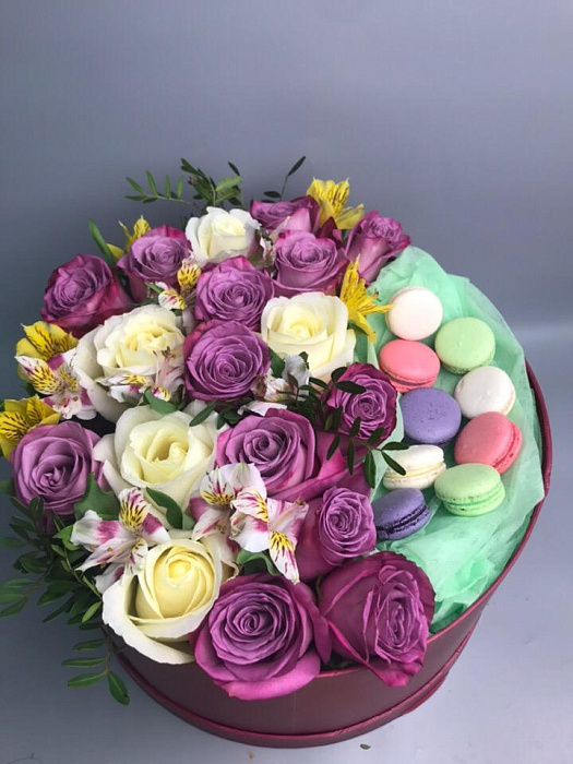 Roses and macarons in a box Sweet life