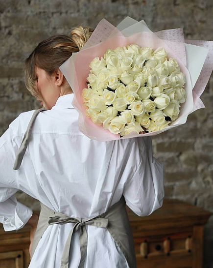 Белые розы 25  с доставкой по Алматы