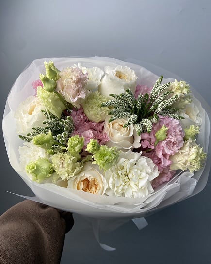 Нежный букет из роз и эустомы с доставкой по Астане