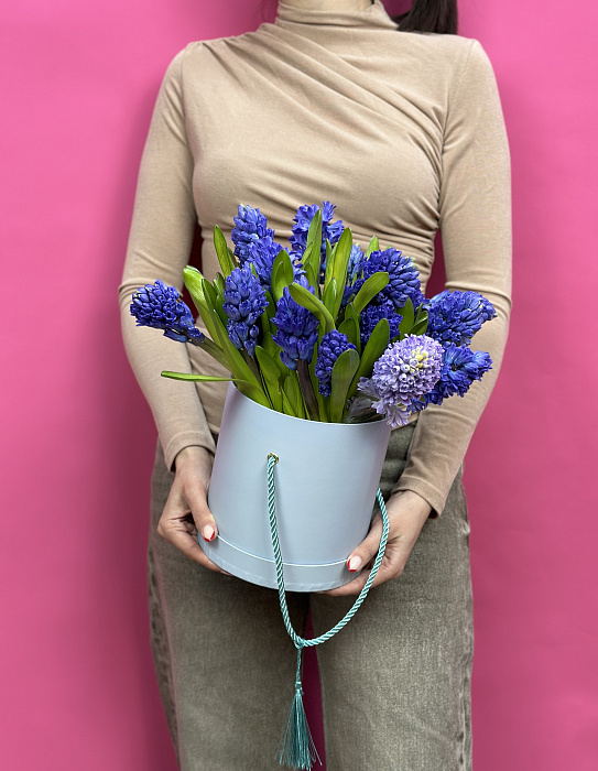 Hat composition with hyacinths