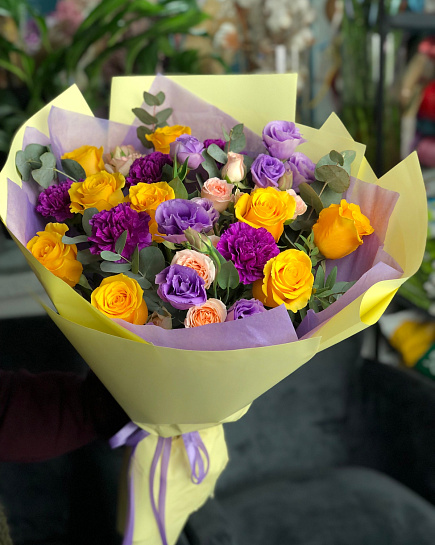 Bouquet of roses and carnations with delivery to Almaty